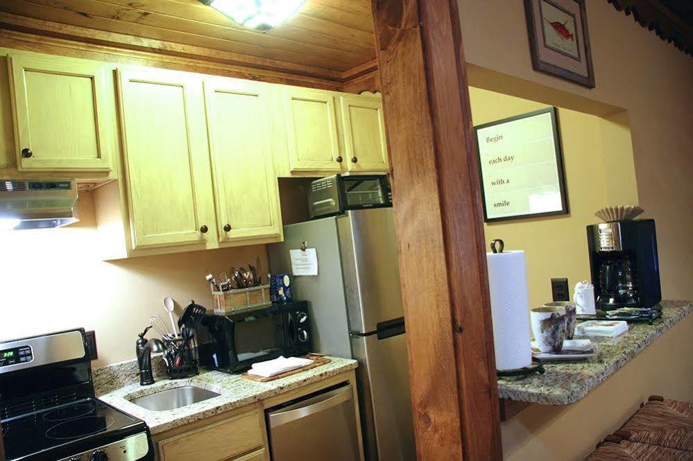 Black Bear Lodge Of Sapphire Екстер'єр фото